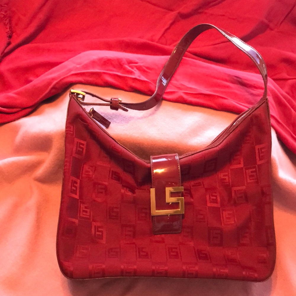 Trendy shoulder bag